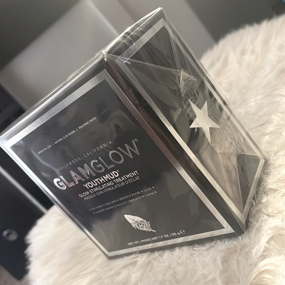 GlamGlow youth mud glow stimulating treatment. BRAND NEW‼️ - Picture 3 of 3